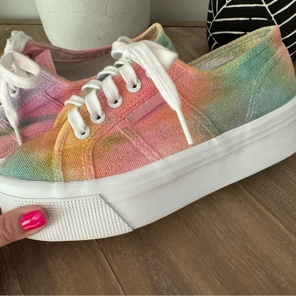 🏳️‍🌈 EUC PRIDE TIE-DYE SUPERGA 2790 Platform -  Size 37.5 (Fits is 7.5) 🏳️‍🌈 - Picture 8 of 10